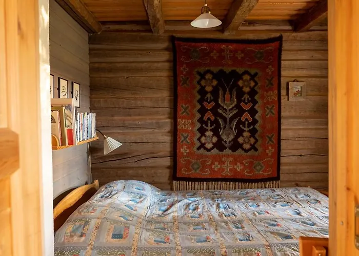 Perinnehirsitalo Chalet *